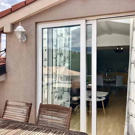 Apartman Sara Apartman *