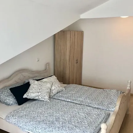 Apartman Sara Apartment