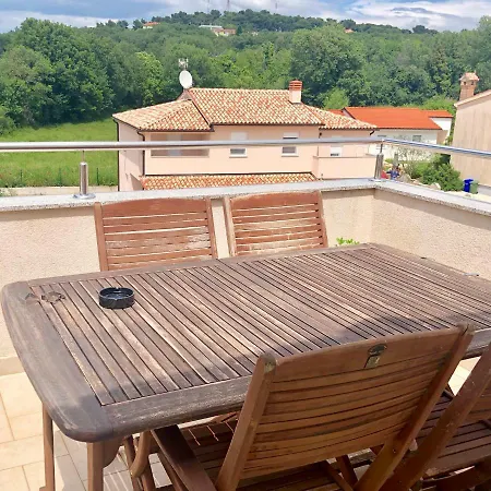 Apartment Apartman Sara Medulin
